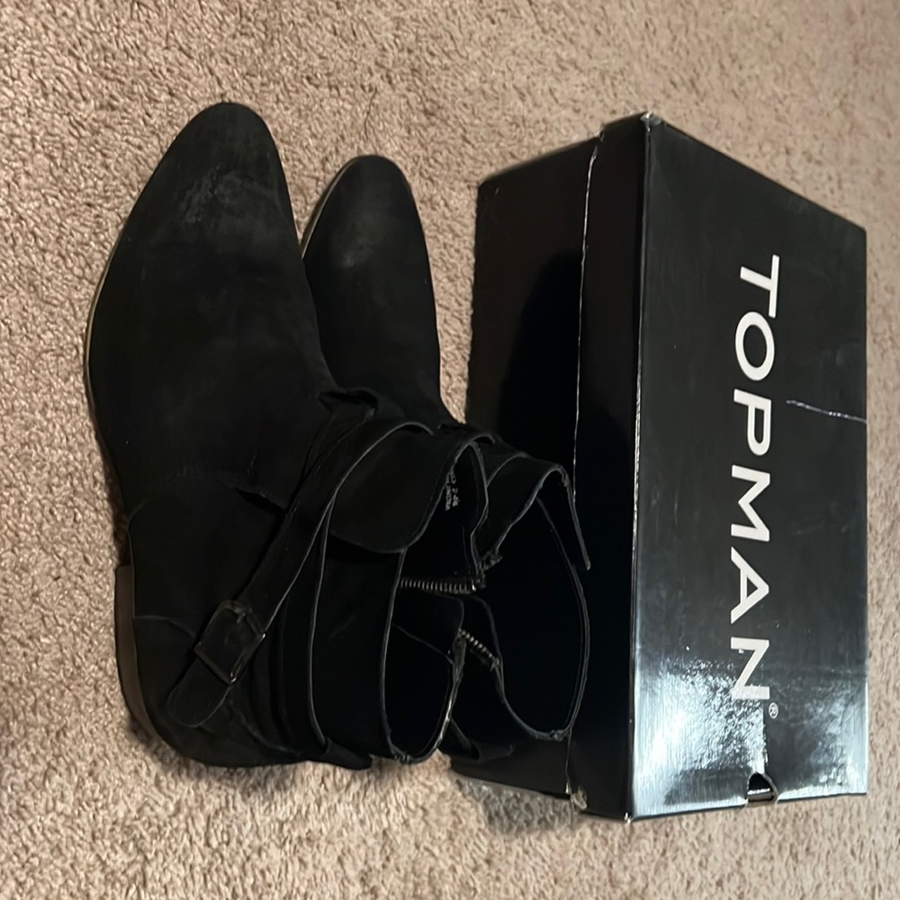 Topman Hart Buckle Chelsea Boots